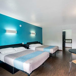 Queen Room Two Queen Beds Non-Smoking